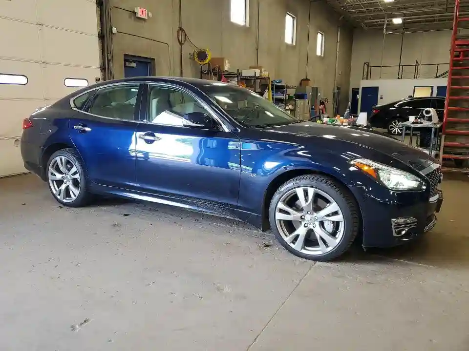 JN1BY1AR4FM561228 2015 INFINITI Q70-3