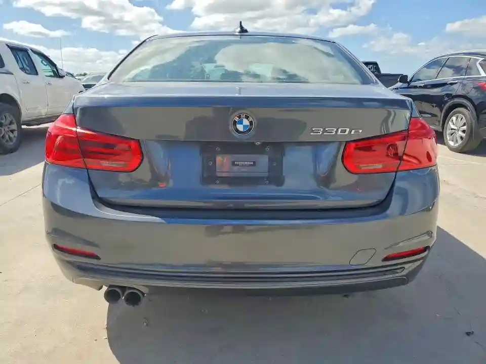 WBA8E1C58JA758663 2018 BMW 3 SERIES-5