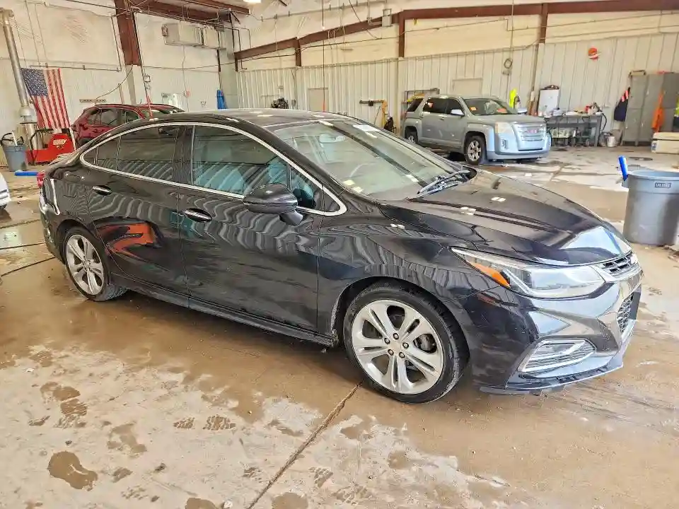 1G1BF5SM8J7209511 2018 CHEVROLET CRUZE-3