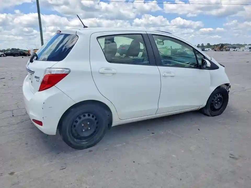 JTDKTUD30DD567402 2013 TOYOTA YARIS-2