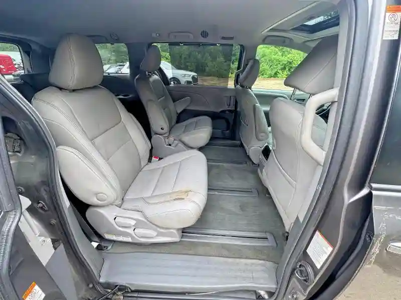 5TDDZ3DC2HS167093 2017 TOYOTA SIENNA-5