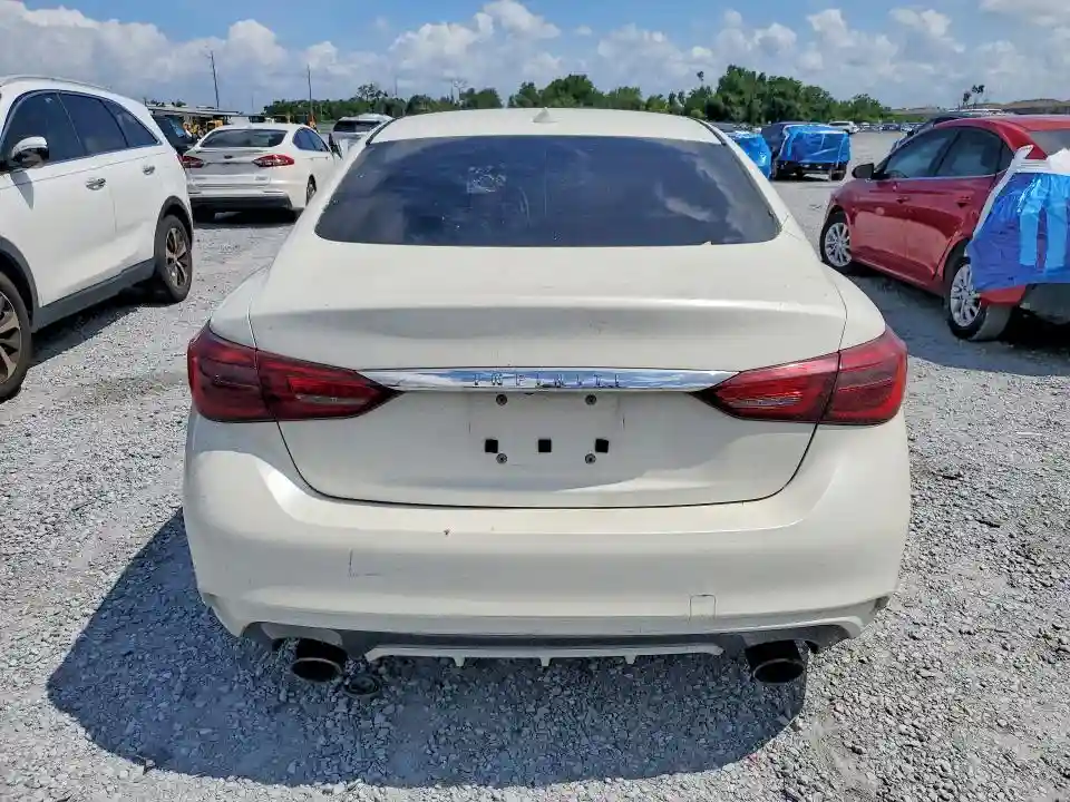 JN1EV7AP3JM360503 2018 INFINITI Q50-5