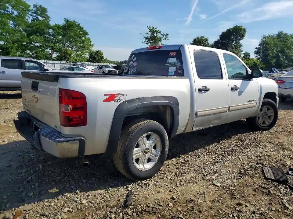 3GCPKSE31BG352560 2011 CHEVROLET SILVERADO-2