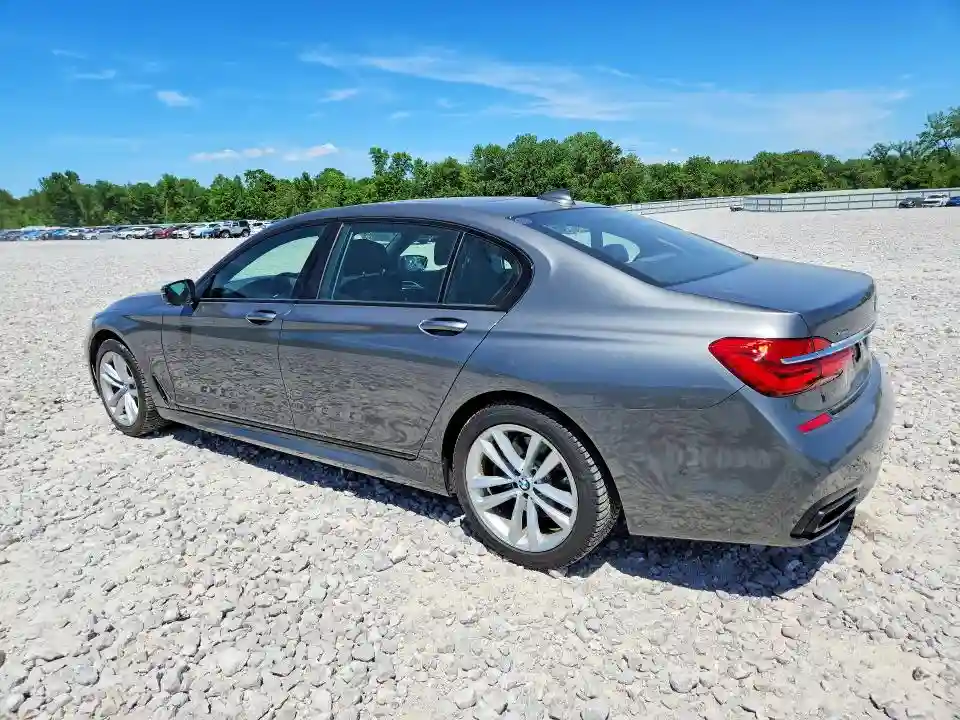 WBA7F2C53HG421811 2017 BMW 7 SERIES-1