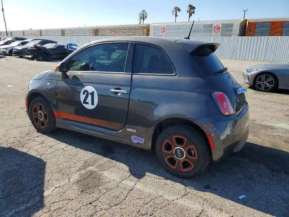 3C3CFFGE5FT749795 2015 FIAT 500-1