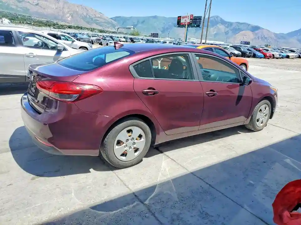3KPFK4A79JE208698 2018 KIA FORTE-2
