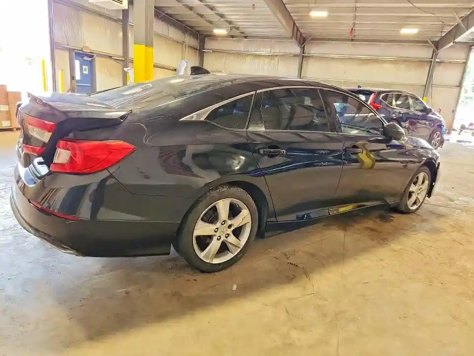 1HGCV1F10JA079932 2018 HONDA ACCORD-2