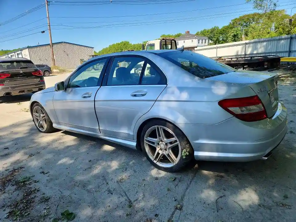WDDGF8BB9BR148615 2011 MERCEDES-BENZ C-CLASS-1