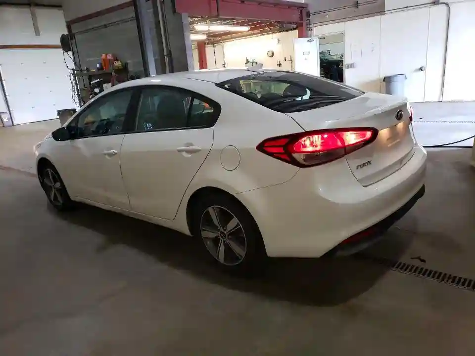 3KPFL4A77JE235394 2018 KIA FORTE-1