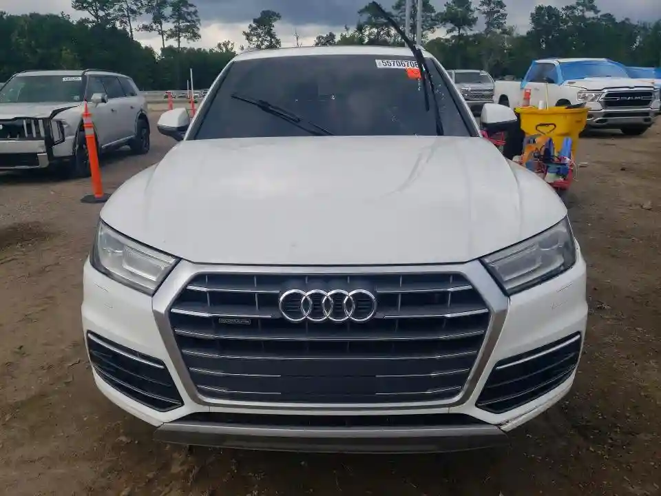 WA1ANAFY8J2008565 2018 AUDI Q5-4