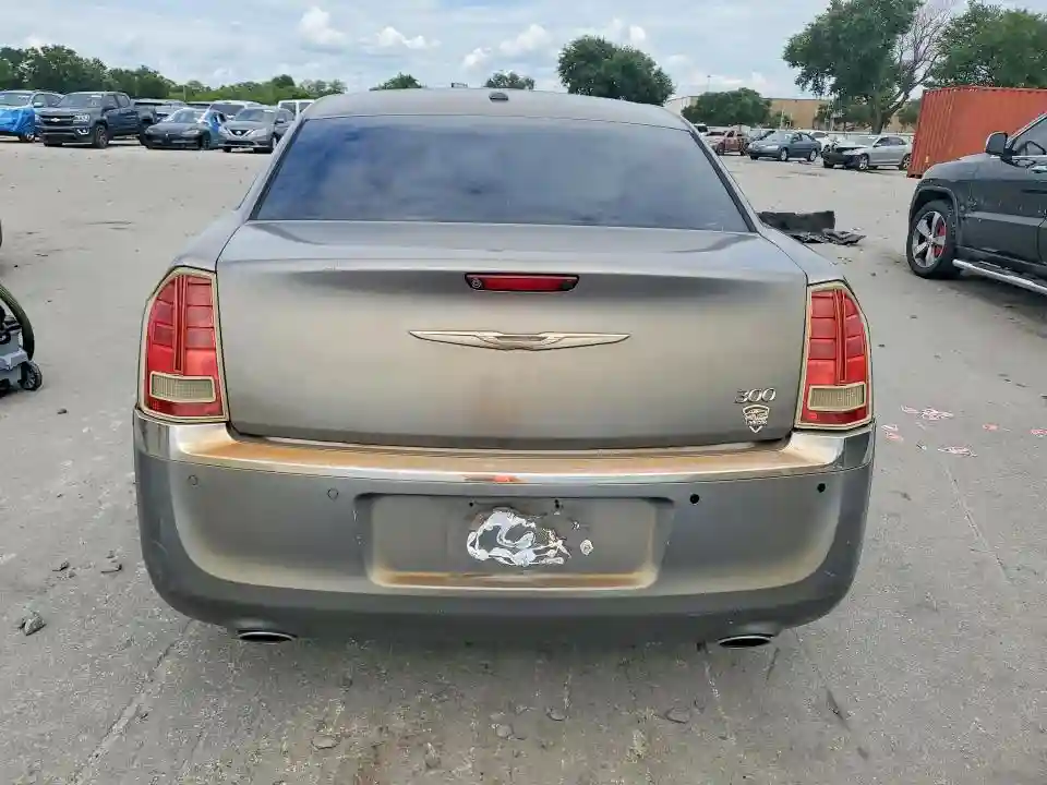 2C3CA5CG3BH585675 2011 CHRYSLER 300-5