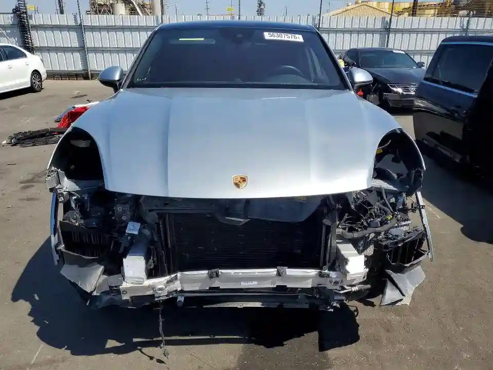 WP1BE2AY8NDA51058 2022 PORSCHE CAYENNE-4