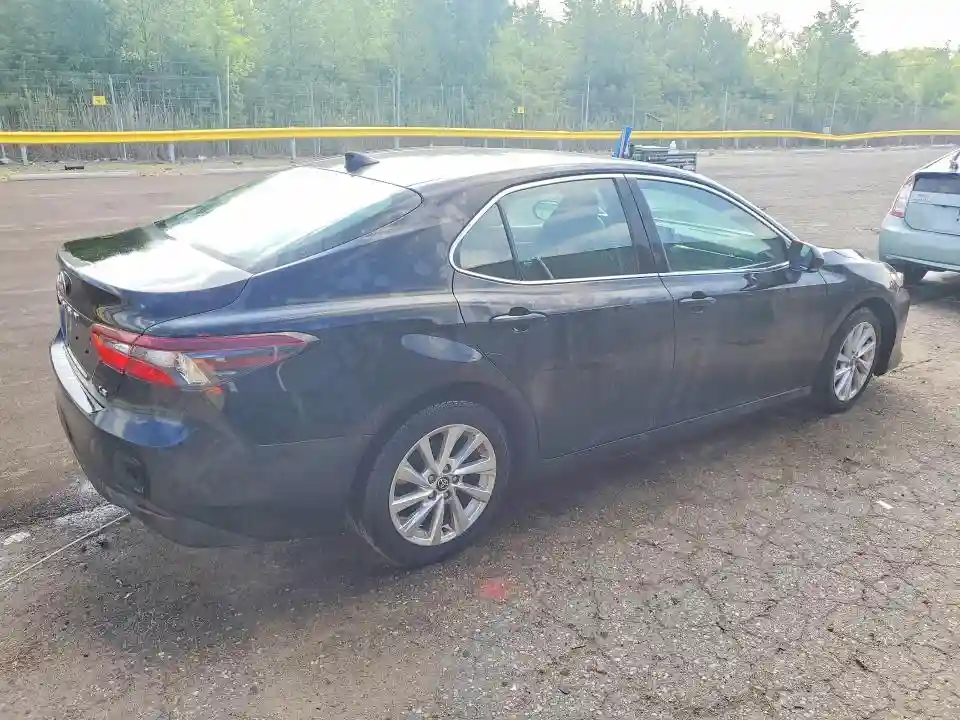 4T1R11AK3NU694799 2022 TOYOTA CAMRY-2