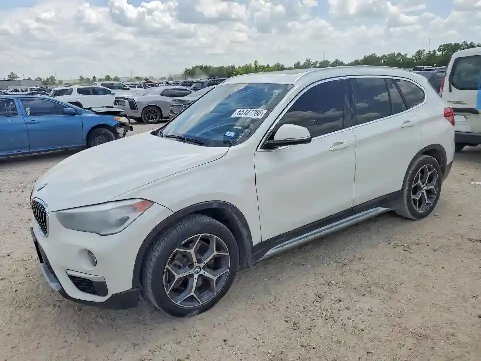 WBXHT3C37J3H33086 2018 BMW X1-0