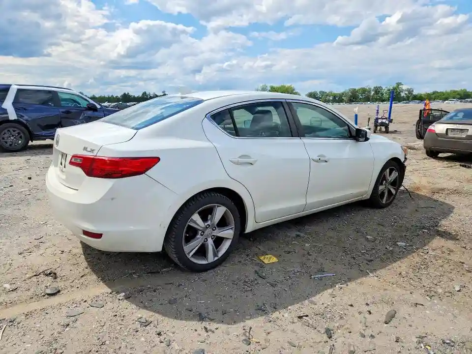 19VDE1F73DE008838 2013 ACURA ILX-2