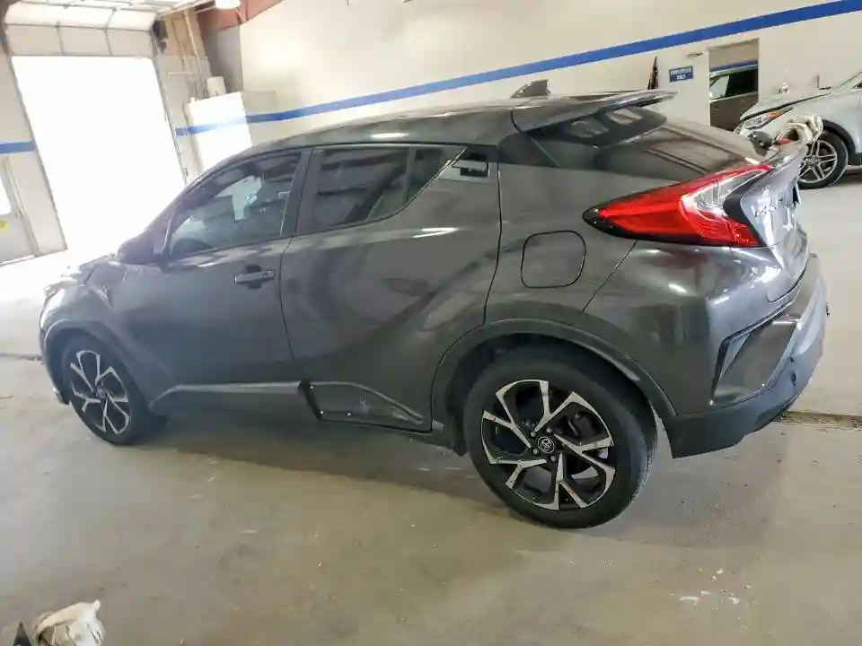 NMTKHMBX5KR068845 2019 TOYOTA C-HR-1