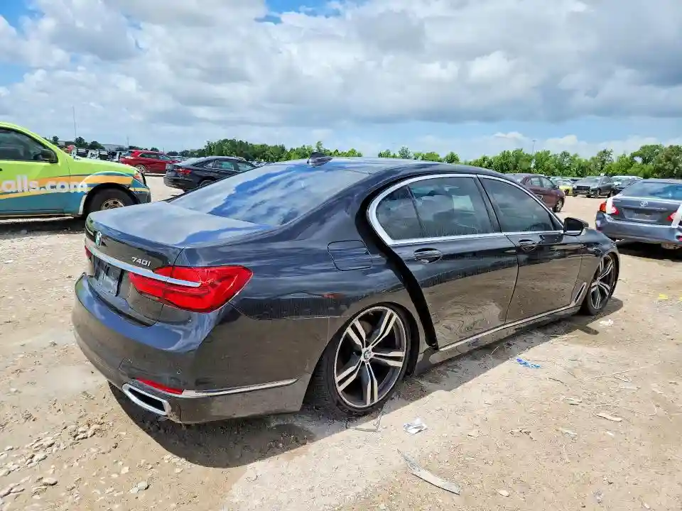 WBA7E2C57JG741481 2018 BMW 7 SERIES-2