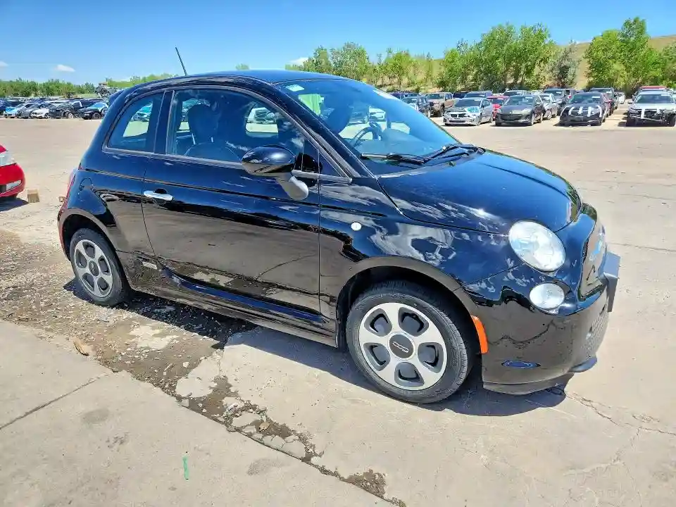 3C3CFFGE9GT201557 2016 FIAT 500-3