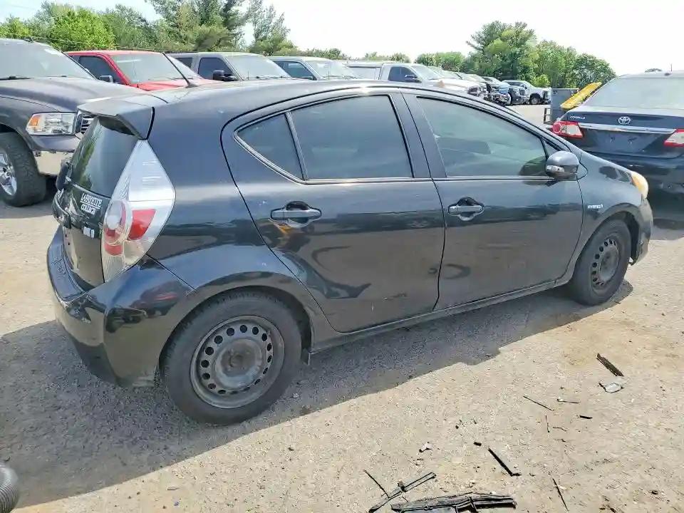 JTDKDTB35C1007577 2012 TOYOTA PRIUS C ON-2