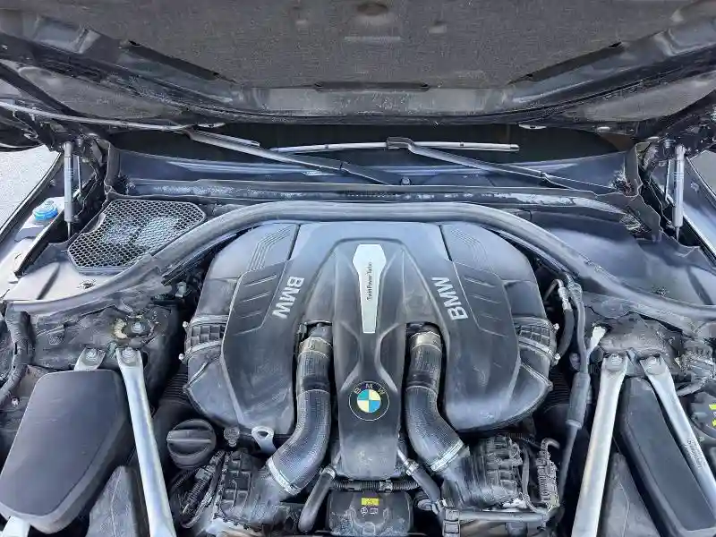 WBA7F2C56K8240643 2019 BMW 7 SERIES-5