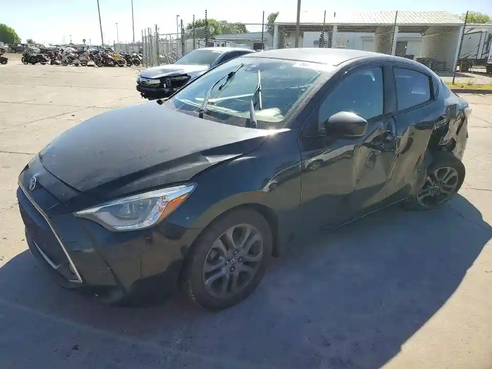 3MYDLBYV0KY519094 2019 TOYOTA YARIS-0