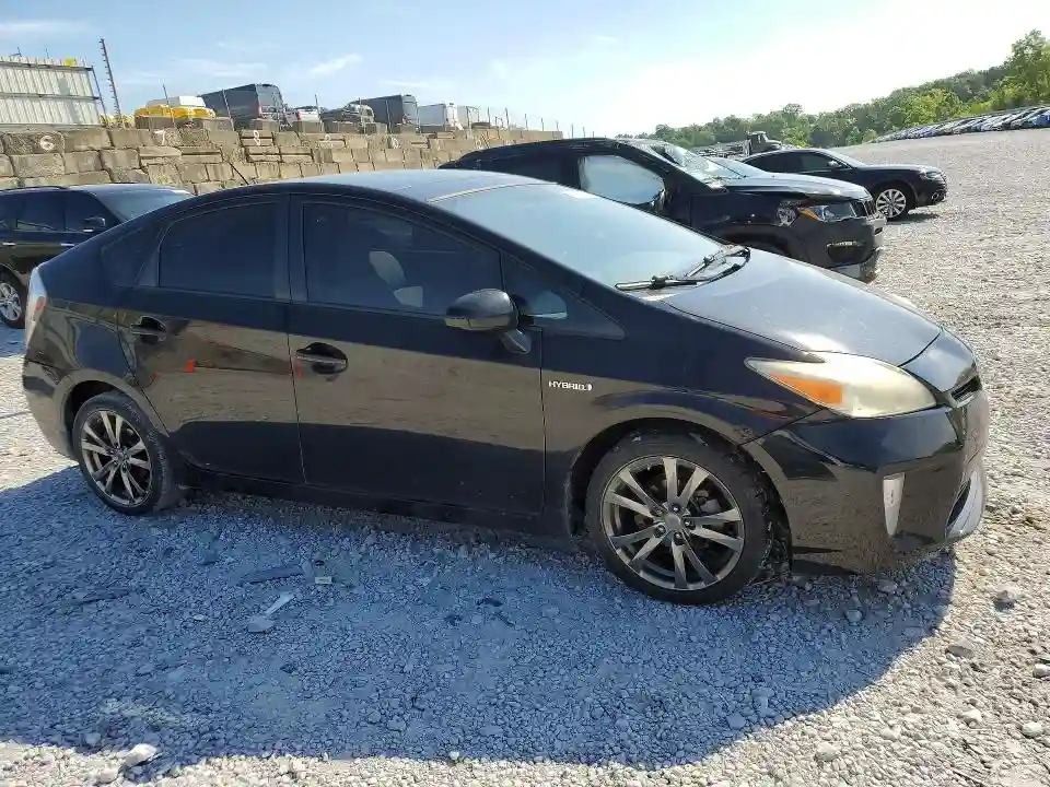 JTDKN3DU7E1775423 2014 TOYOTA PRIUS-3