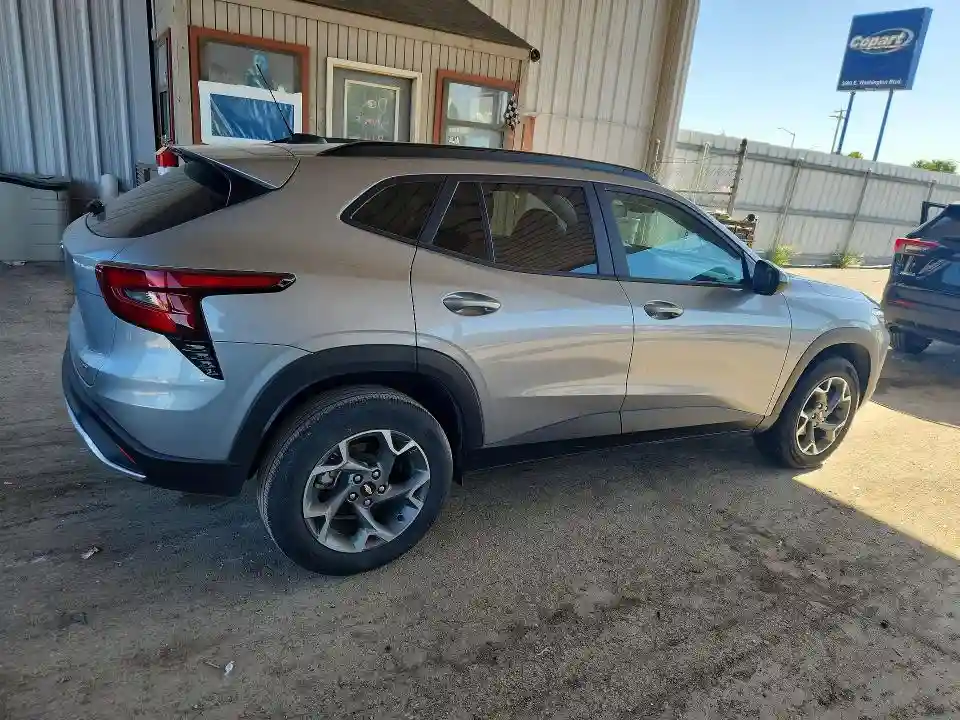 KL77LHEPXSC162601 2025 CHEVROLET TRAX-2