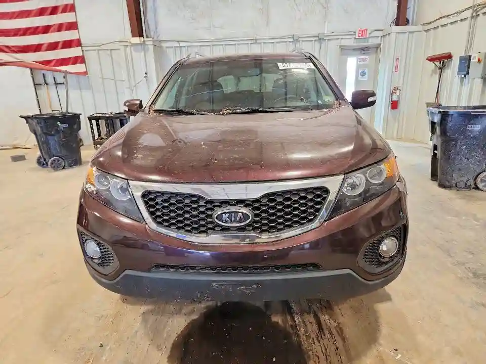5XYKUDA21BG183071 2011 KIA SORENTO-4