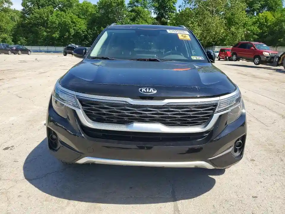 KNDEUCAA1M7140977 2021 KIA SELTOS-4