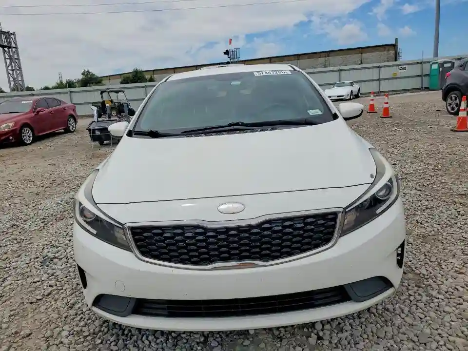 3KPFK4A71HE109593 2017 KIA FORTE-4