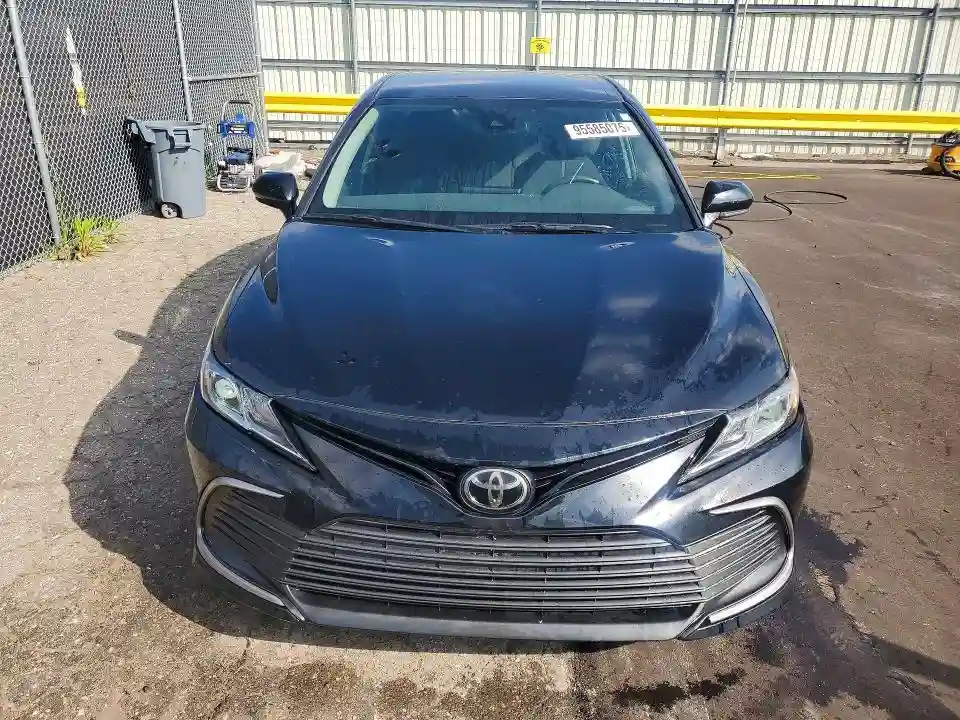 4T1R11AK3NU694799 2022 TOYOTA CAMRY-4