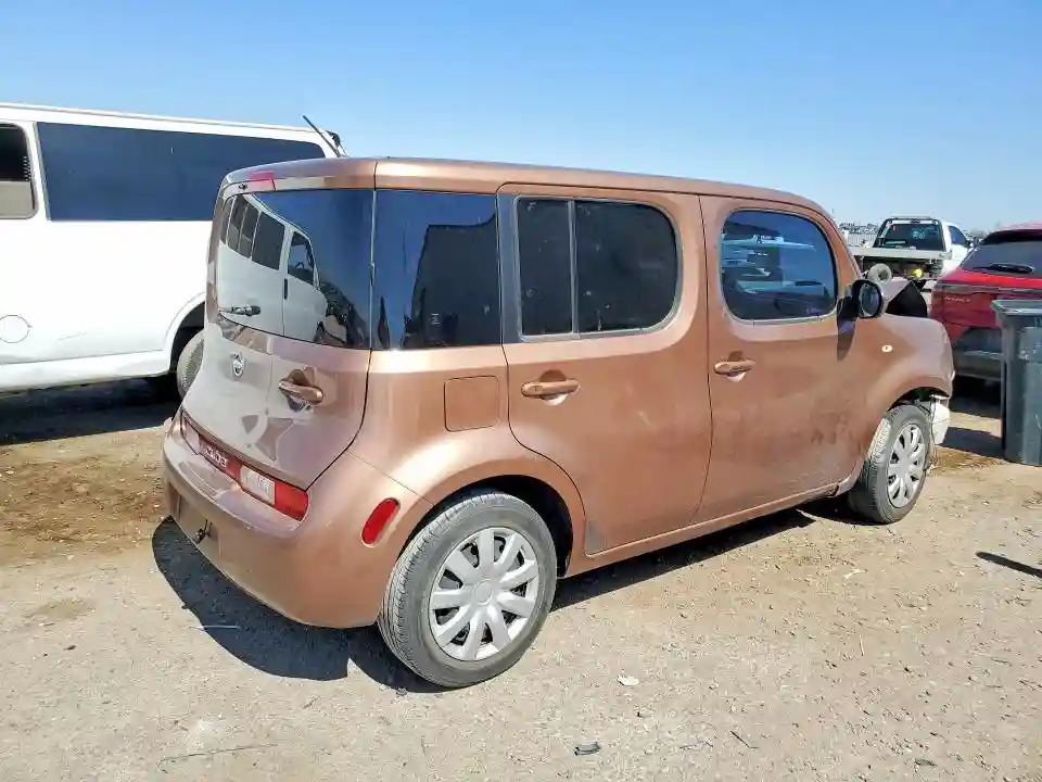 JN8AZ2KR9BT206120 2011 NISSAN CUBE-2