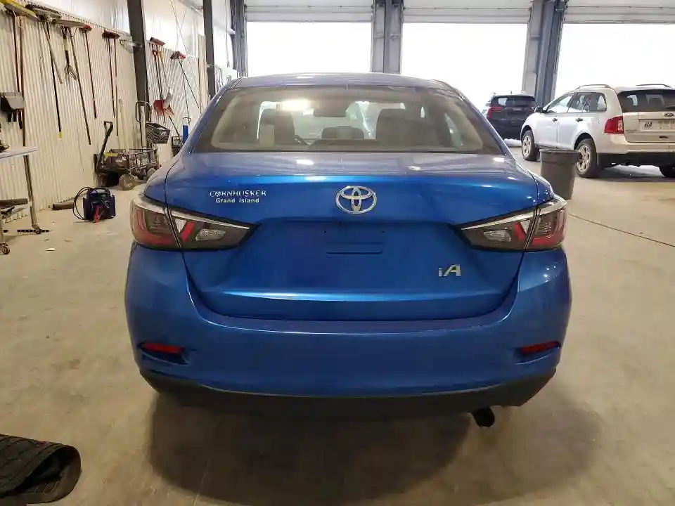 3MYDLBYV1HY185392 2017 TOYOTA YARIS-5