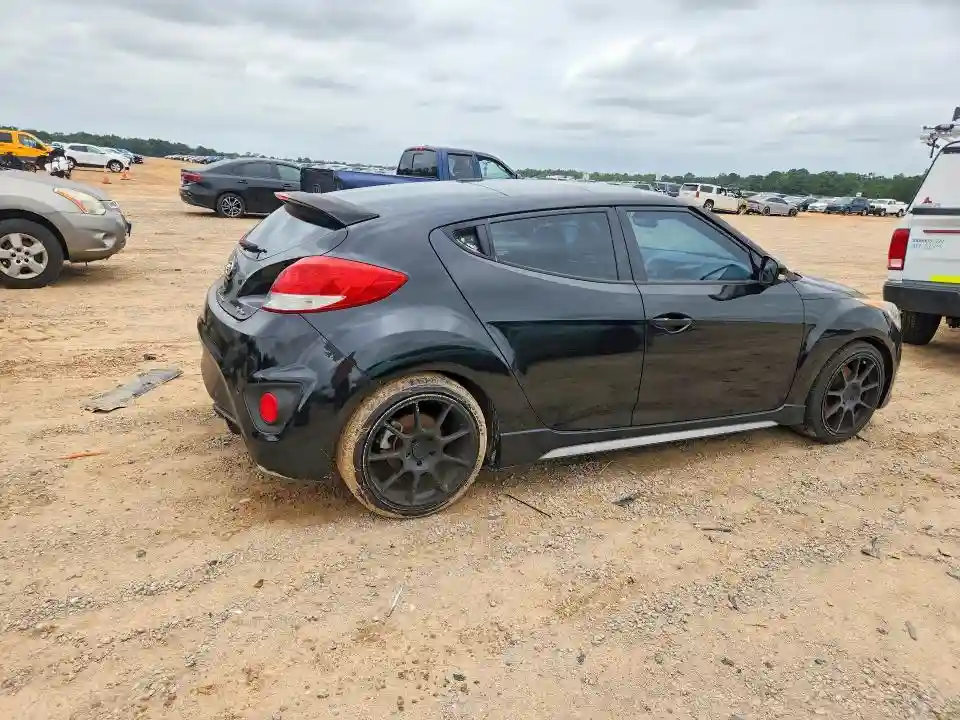 KMHTC6AE3FU249259 2015 HYUNDAI VELOSTER-2