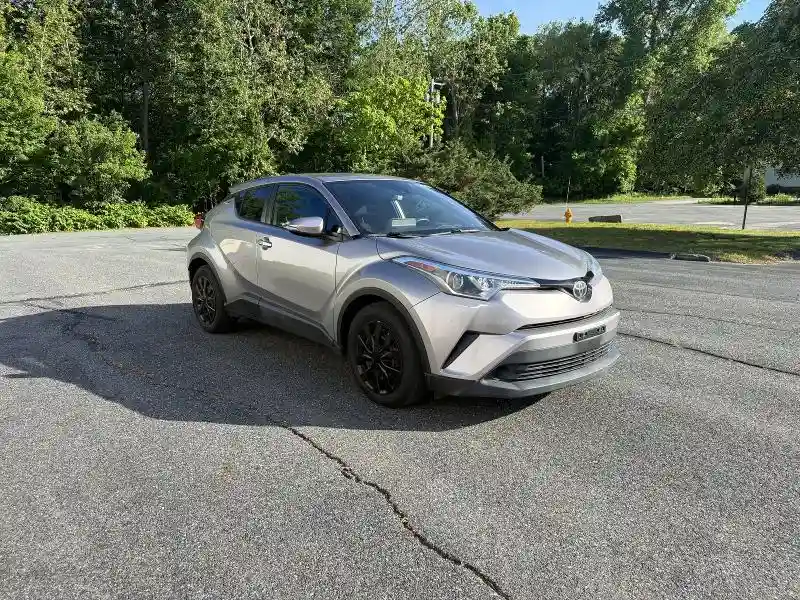 NMTKHMBXXKR067772 2019 TOYOTA C-HR-0