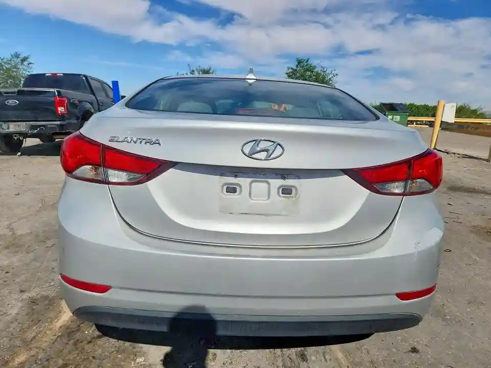 5NPDH4AE8FH594229 2015 HYUNDAI ELANTRA-5