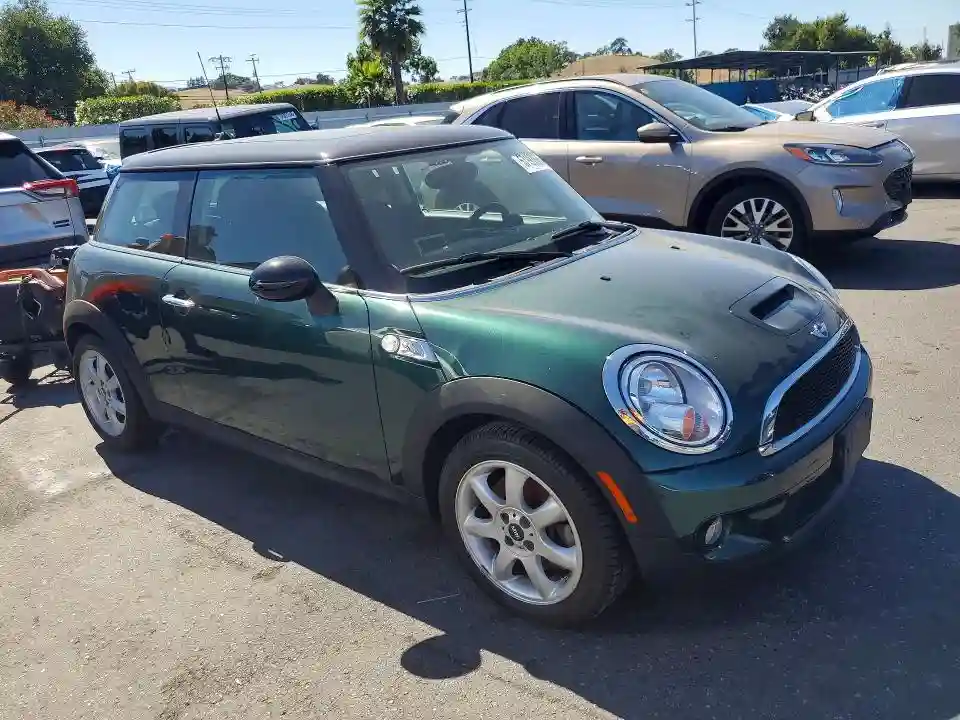 WMWMF7C52ATZ70199 2010 MINI COOPER-3