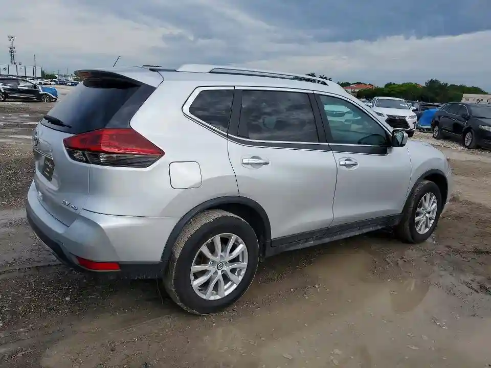 5N1AT2MV0JC711318 2018 NISSAN ROGUE-2