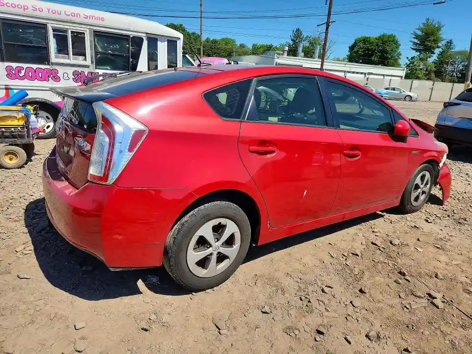 JTDKN3DU8F1984235 2015 TOYOTA PRIUS-2
