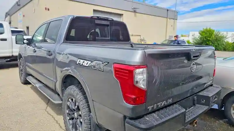 1N6AA1E53JN524384 2018 NISSAN TITAN-2