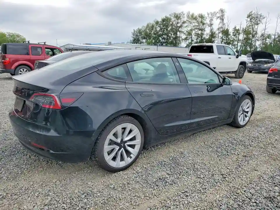 5YJ3E1EA2NF304476 2022 TESLA MODEL 3-2
