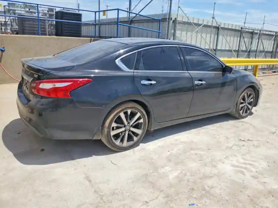 1N4AL3AP8HC168770 2017 NISSAN ALTIMA SED-2