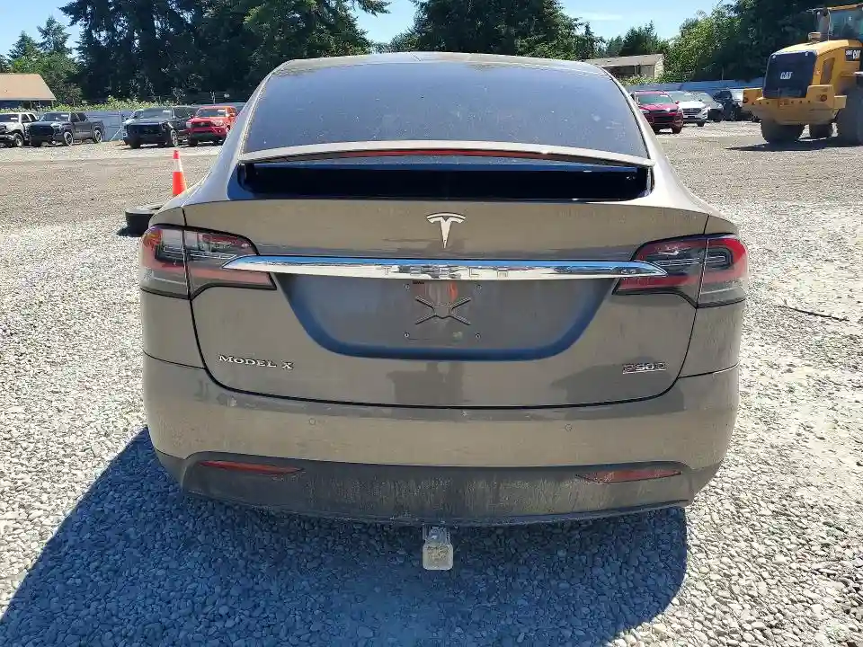 5YJXCAE48GF000461 2016 TESLA MODEL X-5