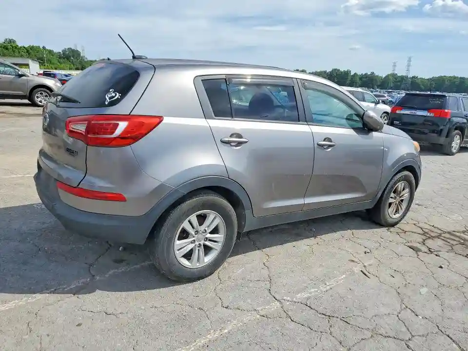 KNDPB3A25B7084739 2011 KIA SPORTAGE-2