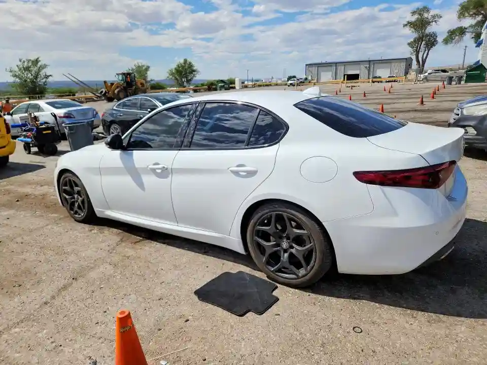 ZARFAMAN5M7646355 2021 ALFA ROMEO GIULIA-1