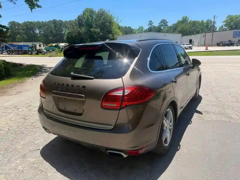 WP1AE2A27CLA91108 2012 PORSCHE CAYENNE-3