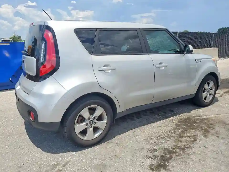 KNDJN2A2XJ7619599 2018 KIA SOUL BASE-2