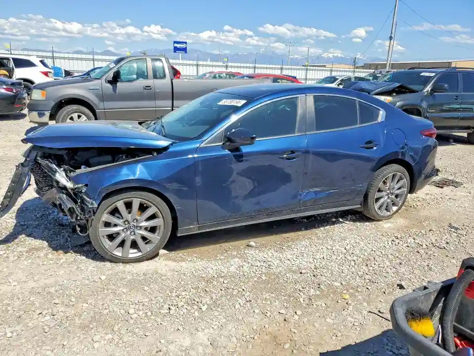 3MZBPACL8NM305117 2022 MAZDA 3-0