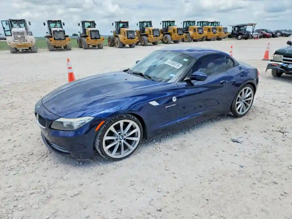 WBALM7C50BE383930 2011 BMW Z4-0