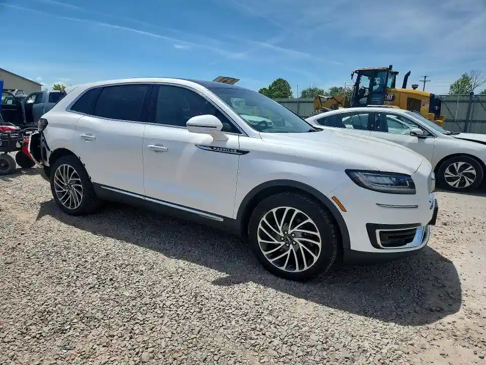 2LMPJ8LPXKBL56136 2019 LINCOLN NAUTILUS-3